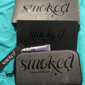 Urban Decay Smoked eyeshadow palette